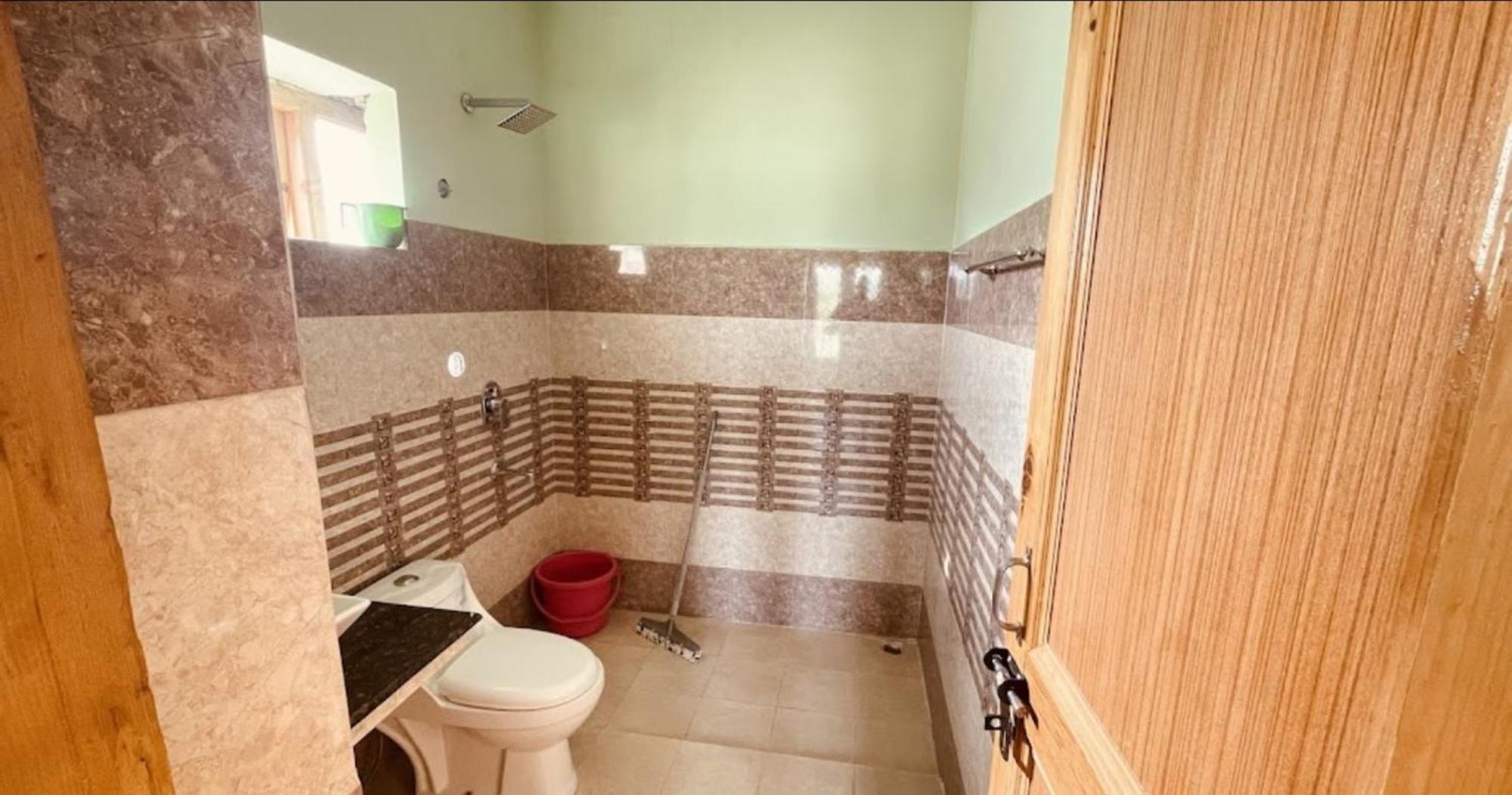 Tih Hotel Jorchung Лех Екстериор снимка