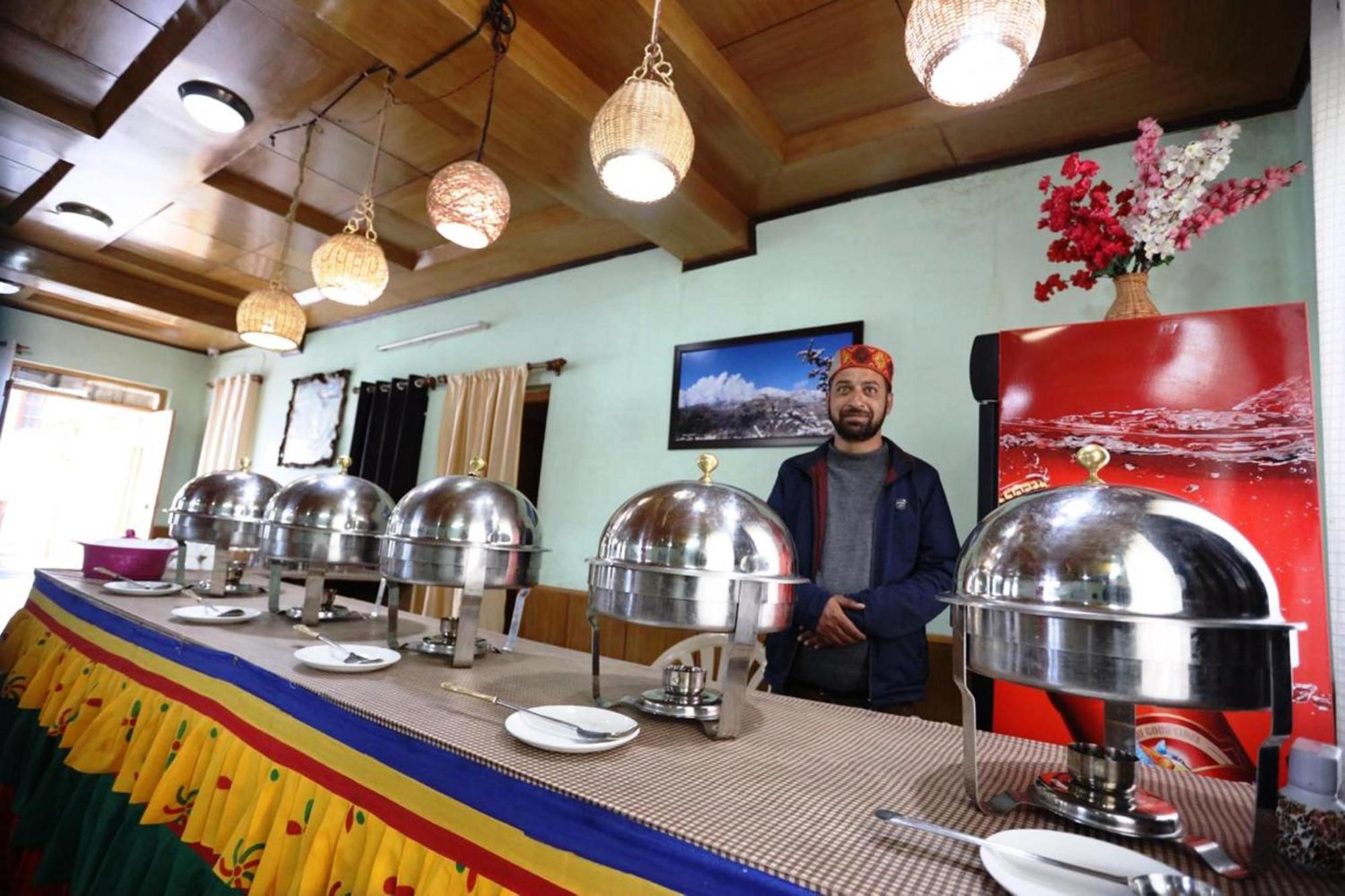 Tih Hotel Jorchung Лех Екстериор снимка