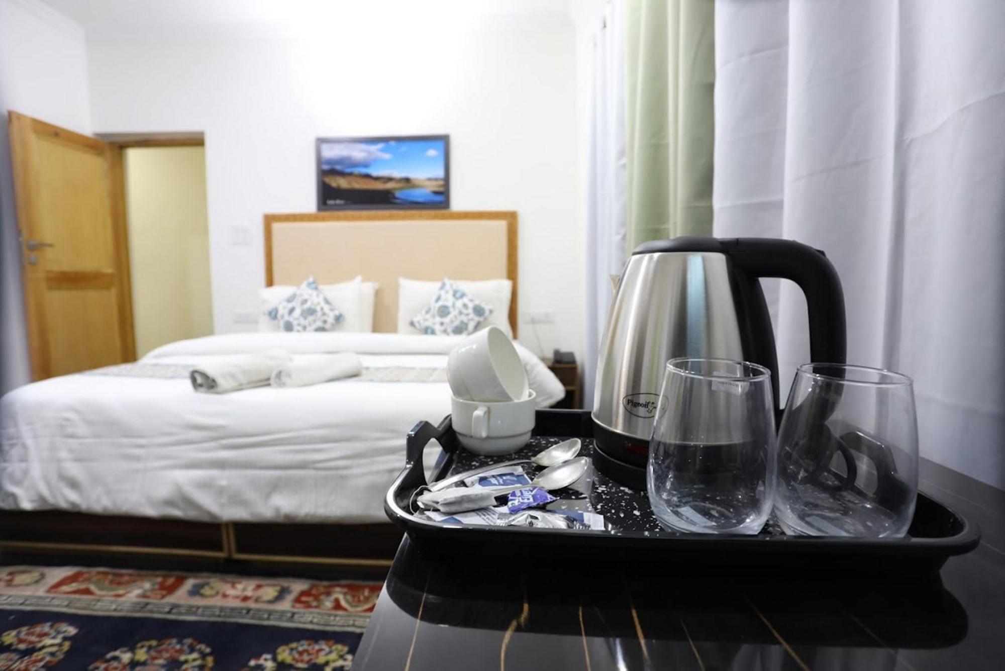 Tih Hotel Jorchung Лех Екстериор снимка