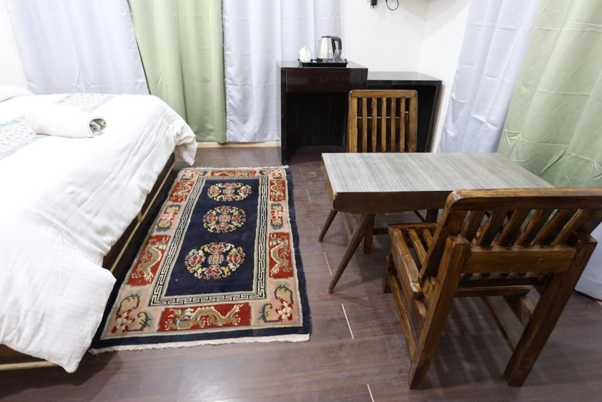 Tih Hotel Jorchung Лех Екстериор снимка